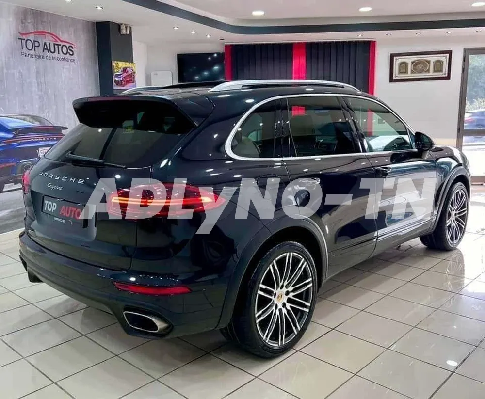 PORSCHE CAYENNE DIESEL V6 à Ariana - Photo 3