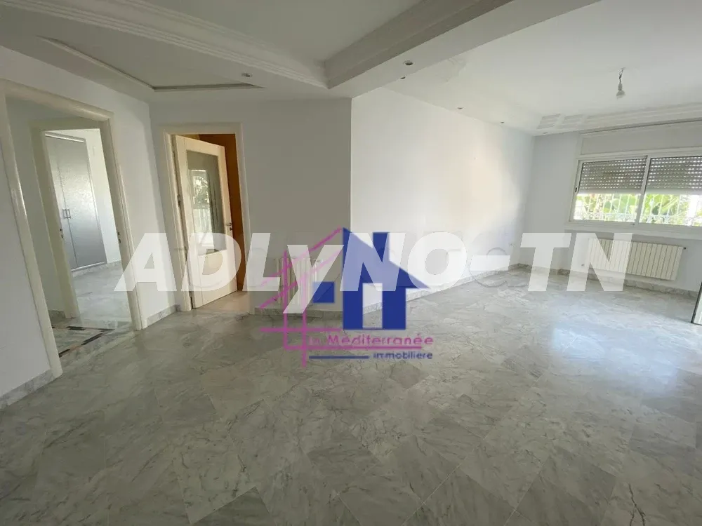  Super bureau 1700 m² en open space au lac 3kram 