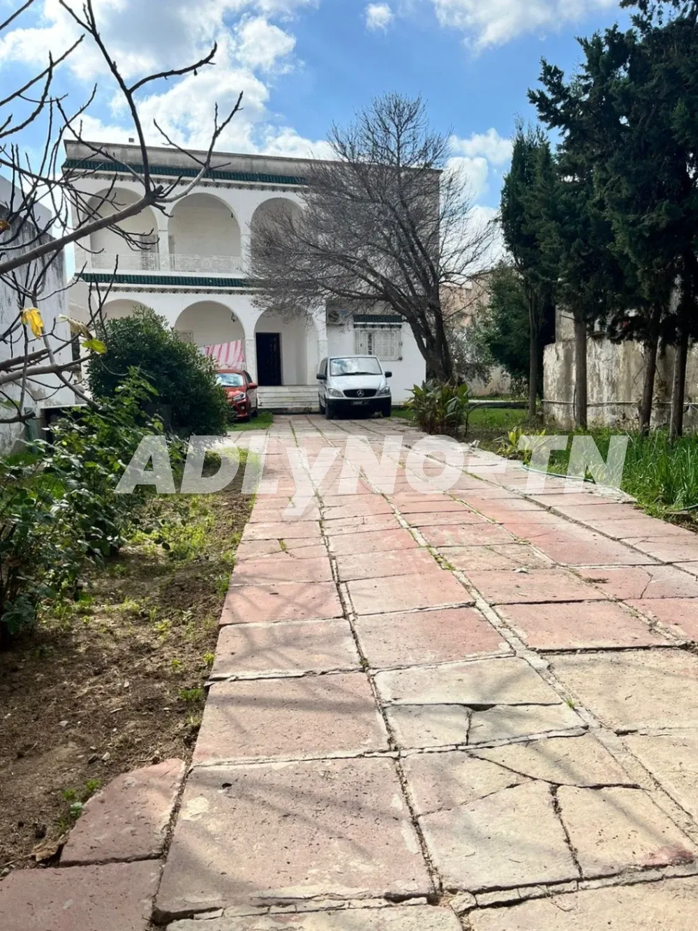 A vendre villa de 1250 m² au Borj Baccouche à Ariana - Photo 4