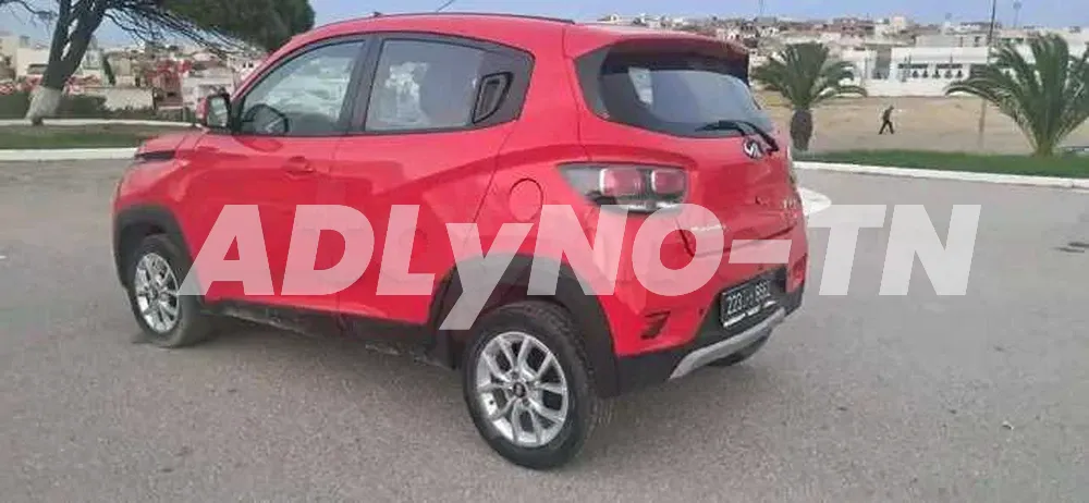 MAHINDRA KUV 100 PREMIÈRE MAIN EN EXCELLENT ÉTAT à Bizerte - Photo 5