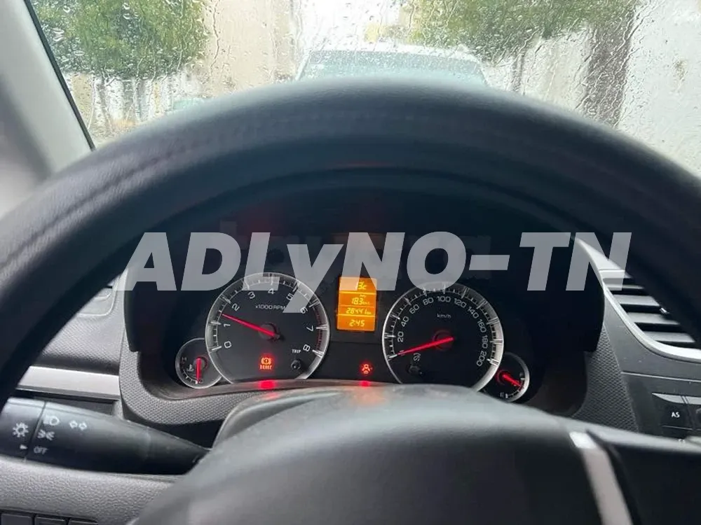 avendre voitur suzuki swift etat neuf à Tunis - Photo 2