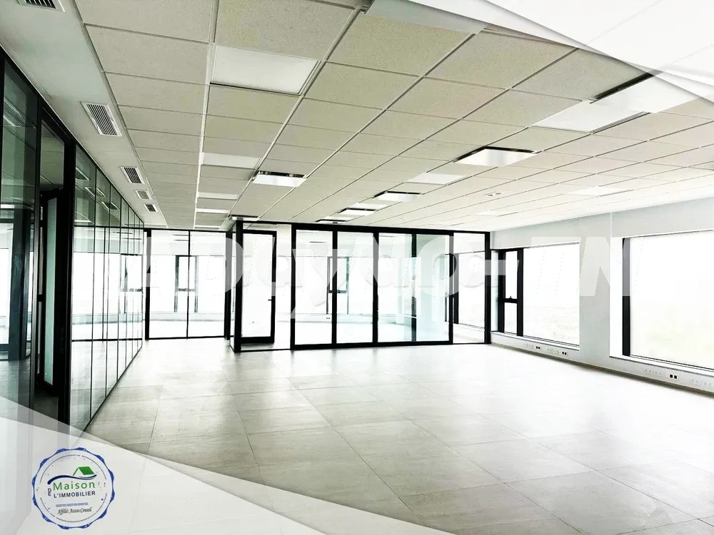 A louer espace travail 896 m² au Lac 3 à Tunis - Photo 1