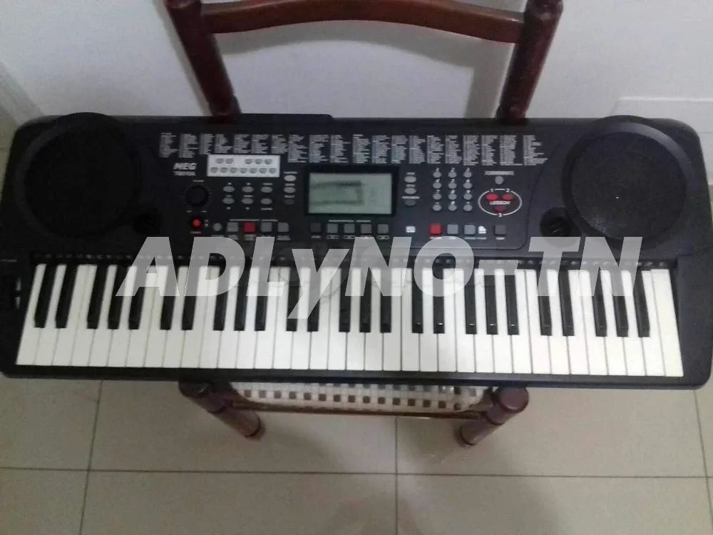 Orgue de marque Meg TB810A jamais utilisé, avec support, à vendre à 600 Dinars à Ben Arous - Photo 3