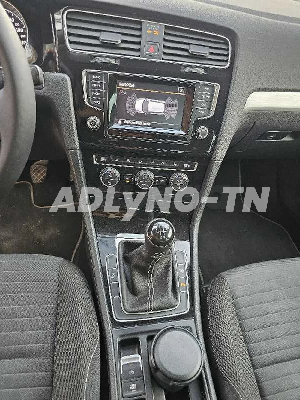 Golf 7 cup modele 11/2014 entree en tunisie en 2019 1 er main en tunisie 5 cv essence 178000 km reel avec carnet entretient chaque entretient a l apui ttt options cliamtiseur elctronic en marche 4 vitres electric abs capteurs de pluie et de lumiere capteu à Sfax - Photo 8