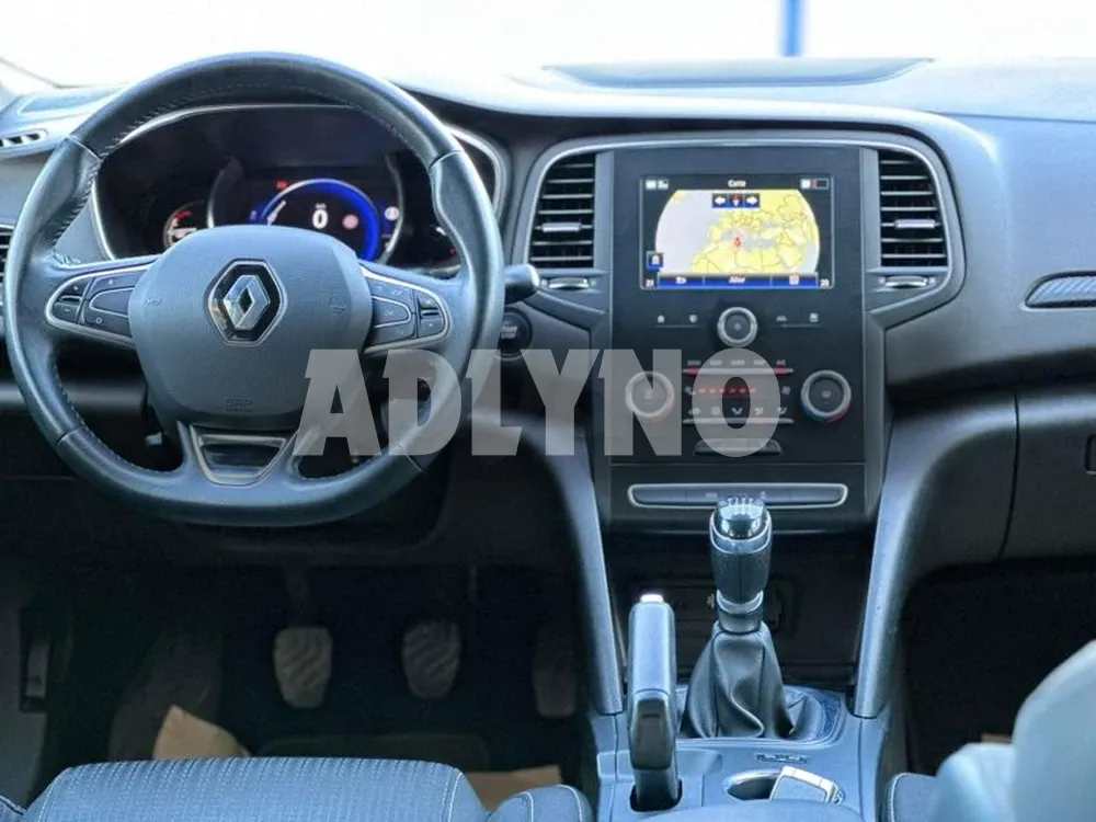 MEGANE 4 ZEN TT OPTIONS IMPORTE NEUVE à Monastir - Photo 9