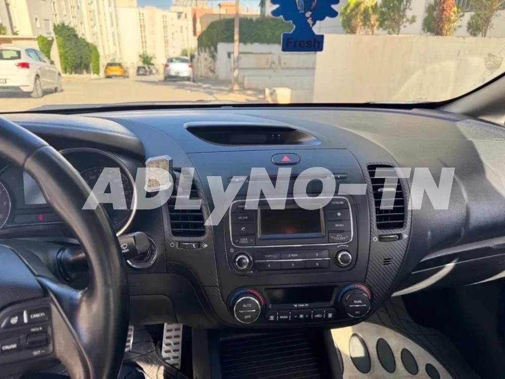 Une KIA Cerato en excellent état ! à Tunis - Photo 2