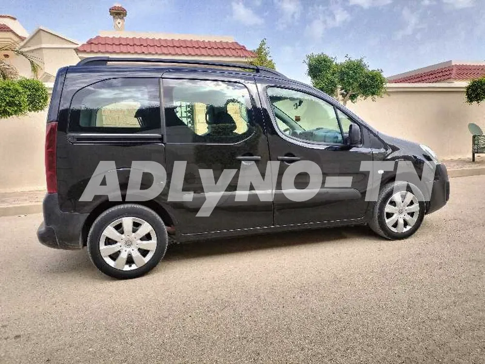 Citroen berlingo 5 places à Sfax - Photo 2