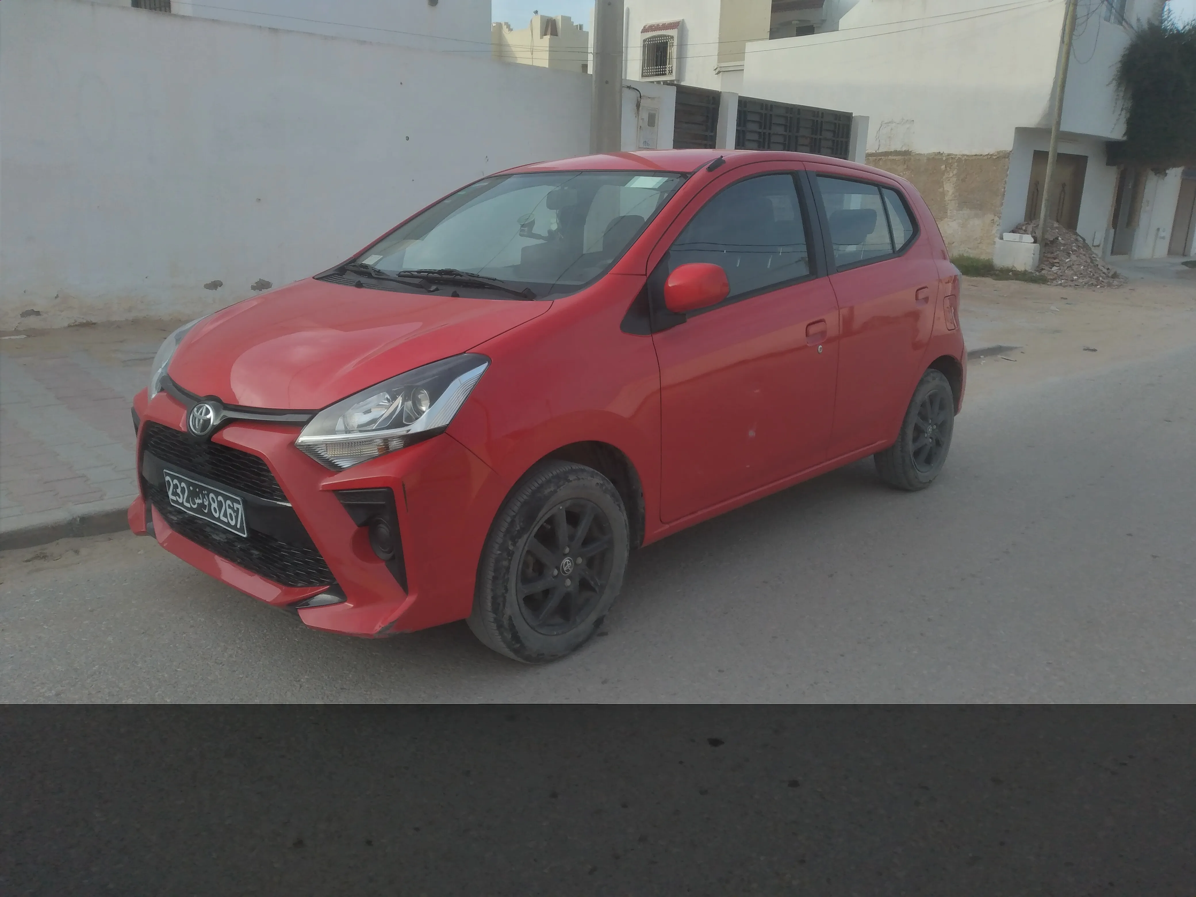 Toyota AGYA 4Cv 1er main à Sfax - Photo 1