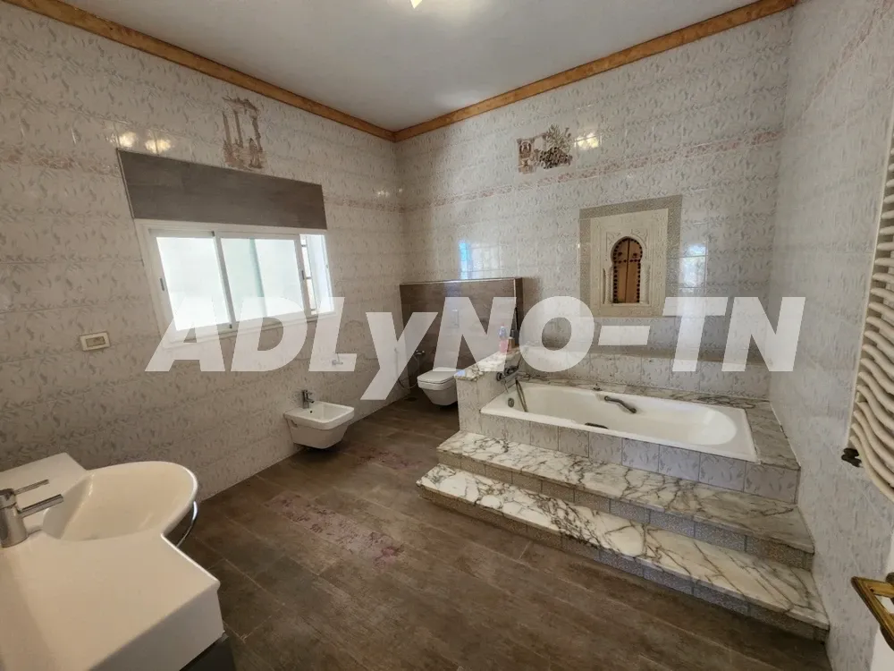A louer une grand villa sur la route de la Soukra à Ariana - Photo 6