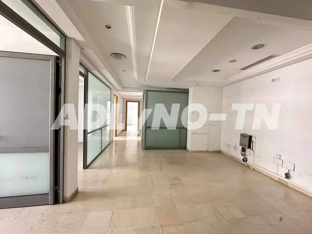 A louer plateau 260m² au Centre Urbain Nord à Tunis - Photo 1