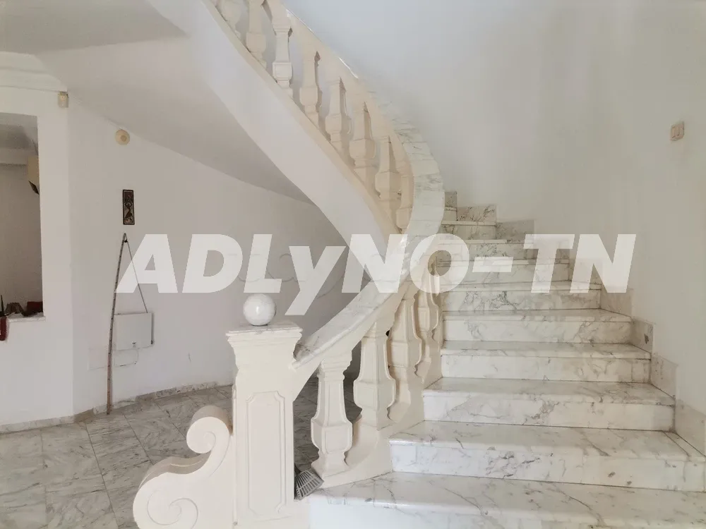 A vendre spacieuse villa avec piscine à Sousse Khezama à sousse - Photo 6