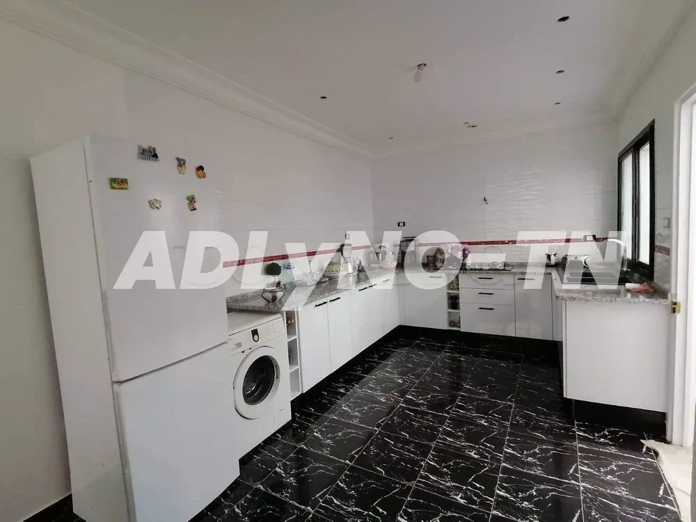 Duplex de 163m² à Cité Sahafa à Ariana - Photo 3