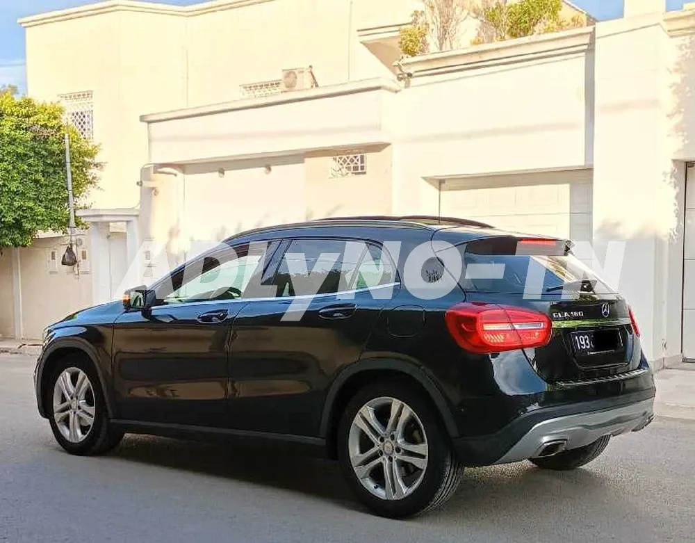 MERCEDES GLA 180 Ann 2016 à Ariana - Photo 6
