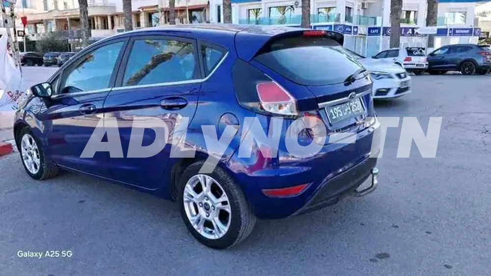 FORD FIESTA TETANIUM PREMIÈRE MAIN à Bizerte - Photo 4