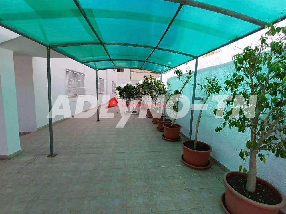 UN BEAU REZ DE CHAUSSÈ DE VILLA S+3 A?KHZAMA OUEST à sousse - Photo 1