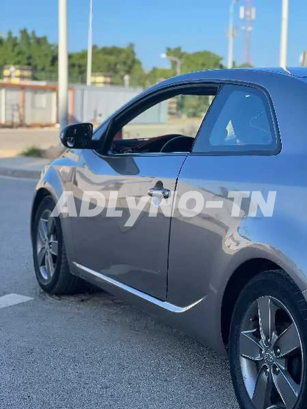 kia cerato koup à Tunis - Photo 2