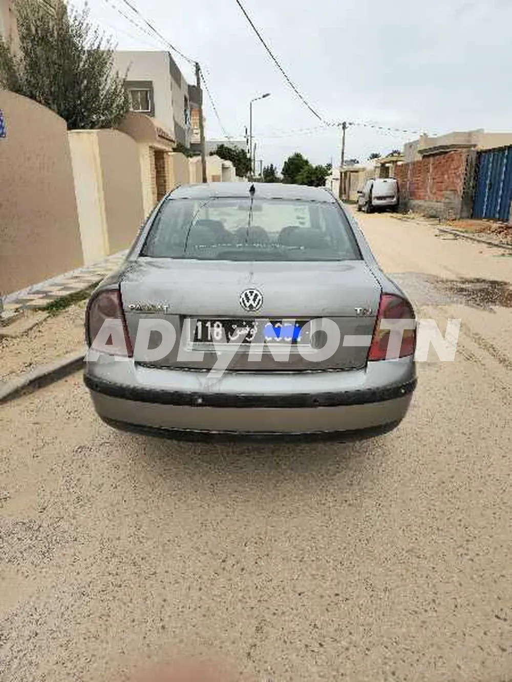 Passat tdi 1.9 deux bondes rouges 130 cv 7 cv gazoil modele 2002 tt options climatiseur electronic en marche abs fermiture cantral 4 vitres electric chargeur 6 cd multifonctions au volant à Sfax - Photo 3