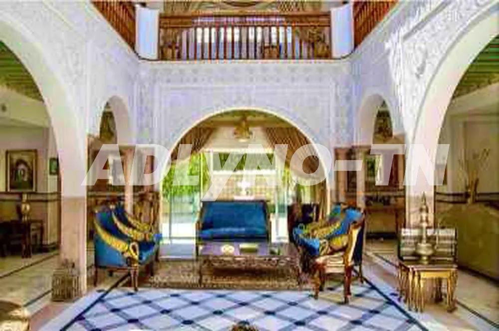 Une villa s+6 au Lac I à Tunis - Photo 1