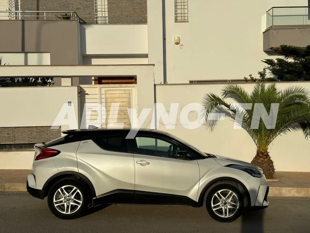 A vendre toyota chr Tt option première main avec carnet d’entretien . voiture ètat parfait comme neuf à Tunis - Photo 8