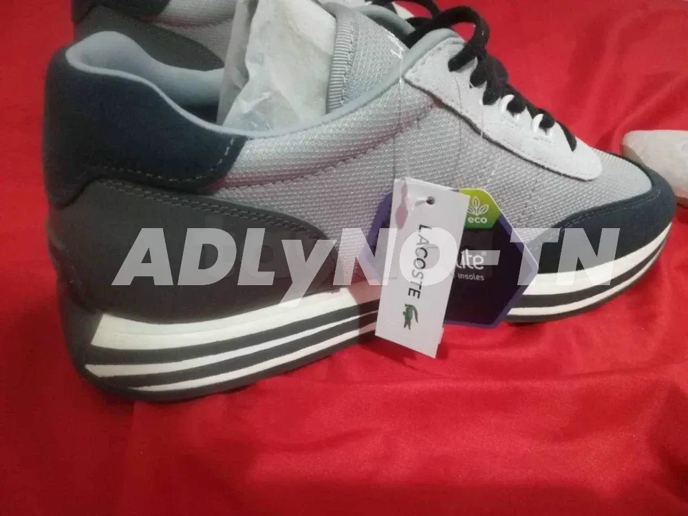 A VENDRE CHAUSSURES LACOSTE DANS L'EMBALLAGE à Bizerte - Photo 4