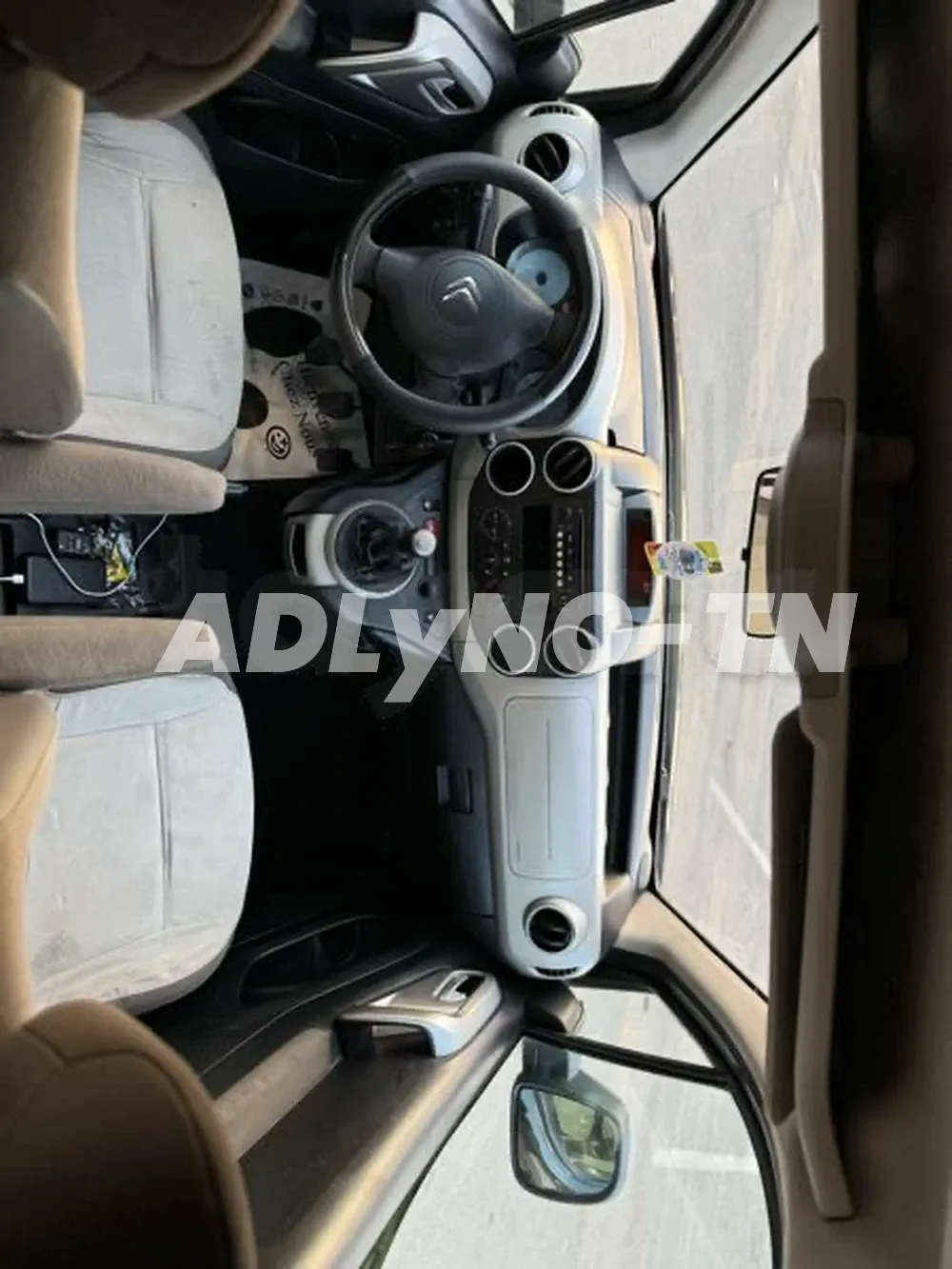 CITROEN BERLINGO multispace ??b9 5 place ?? model 2014⛽️diesel EHDI ☎️29507105 à Monastir - Photo 6