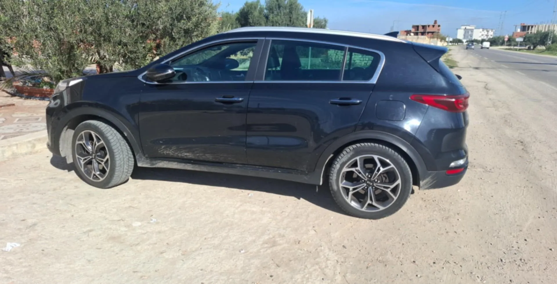 Kia sportage gt line à Mahdia - Photo 2