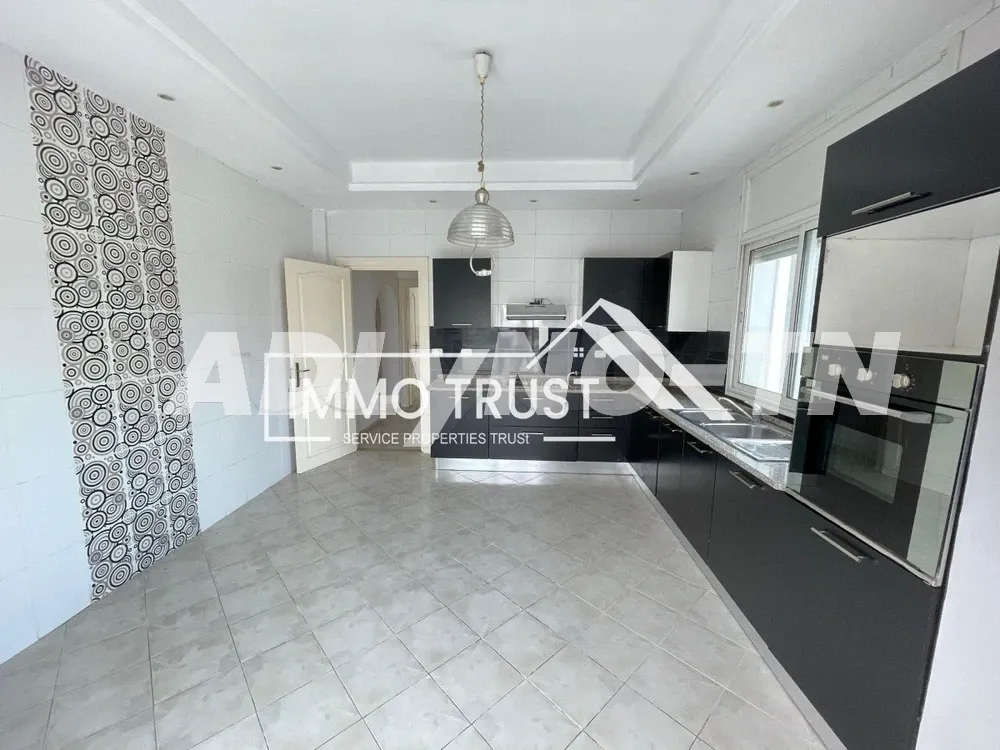 ?Villa S+5 avec chambre de service à La Soukra à Ariana - Photo 4