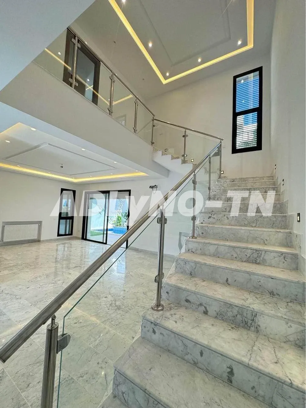 a vendre une villa S+3 avec piscine a la soukra à Ariana - Photo 2