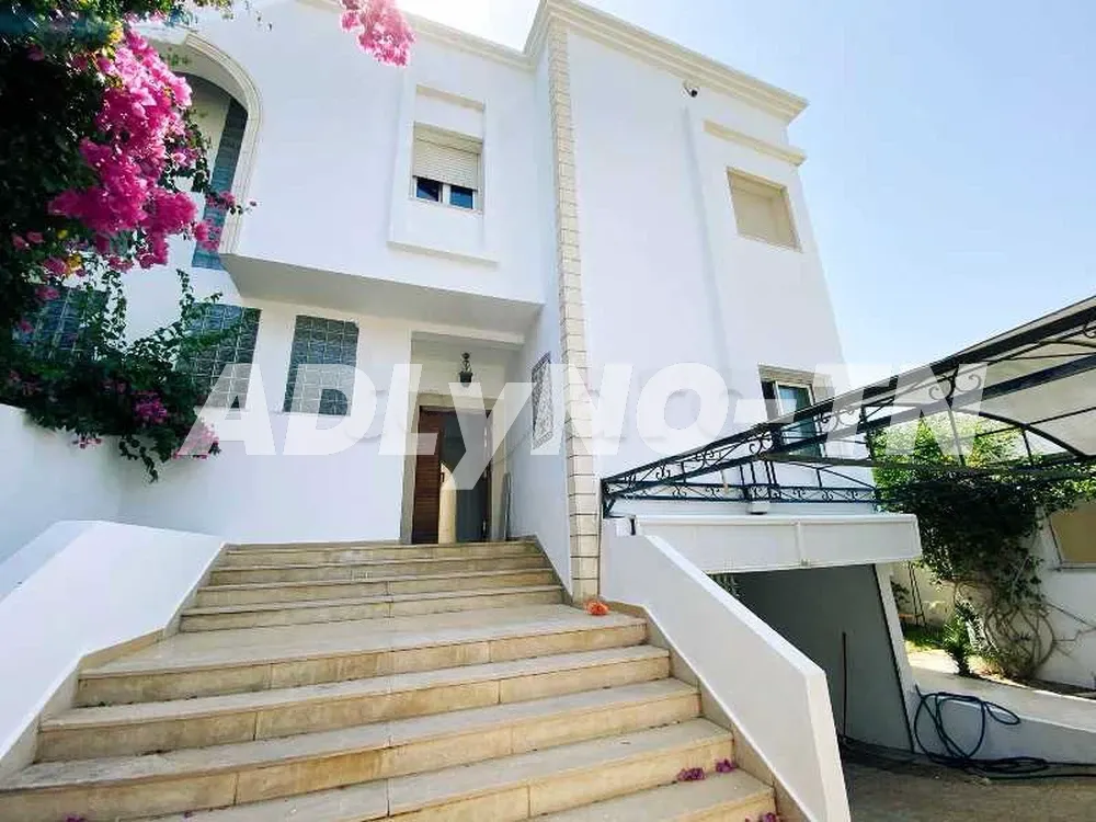  Une maison S+2 style triplex 