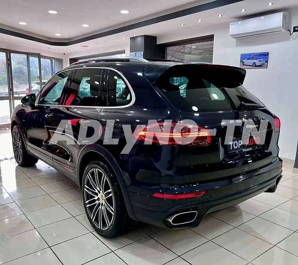 PORSCHE CAYENNE DIESEL V6 à Ariana - Photo 5