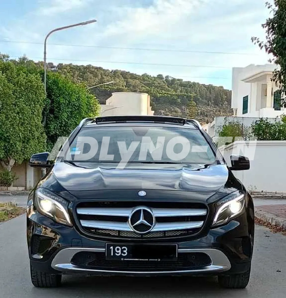 MERCEDES GLA 180 Ann 2016 à Ariana - Photo 3