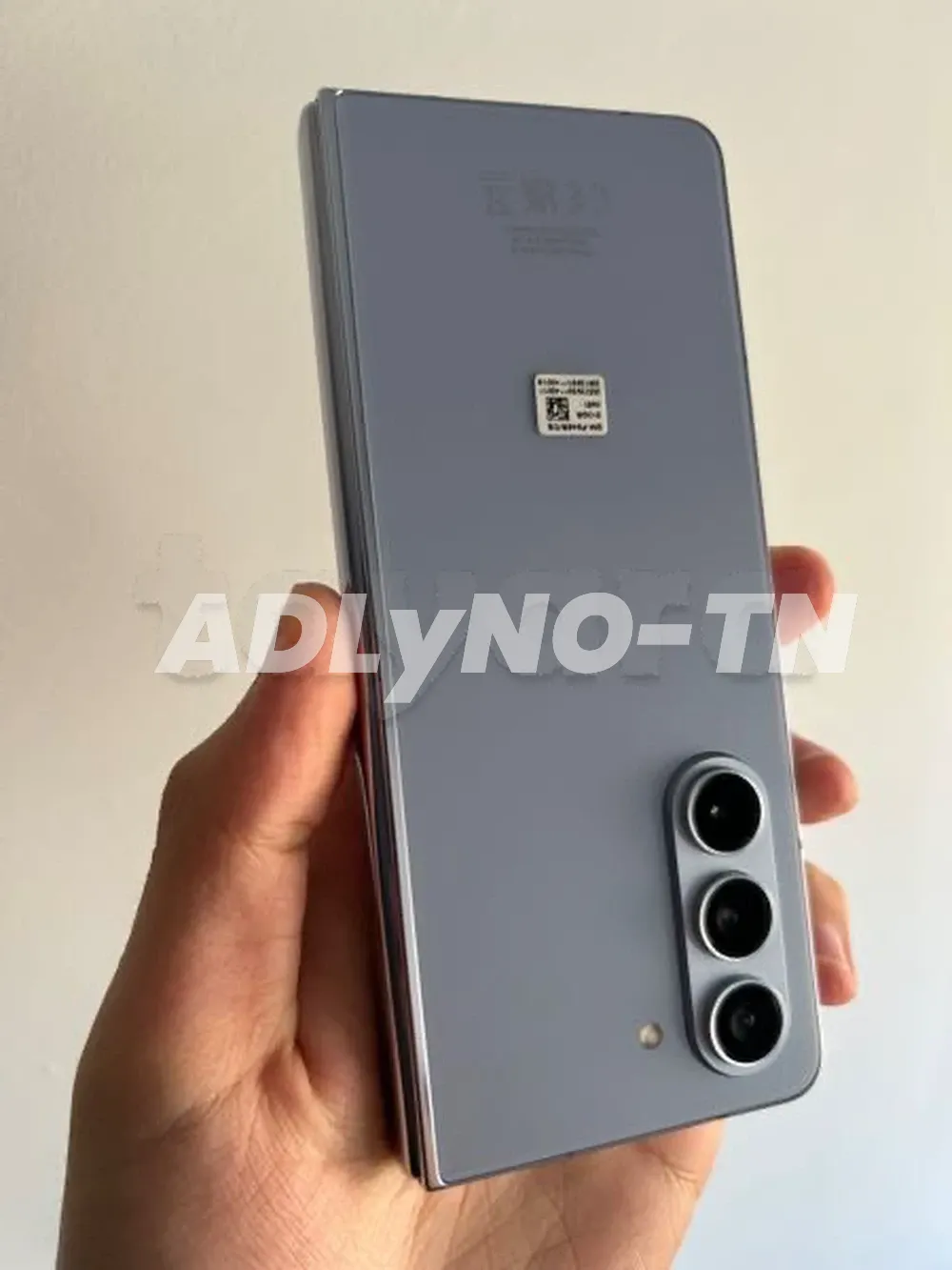 Samsung Z Fold 5 256/512/12 état neuf comme cacheté très peu servi importé avec facture boutique garantie et son câble dispo bleu 512/12 à 3099dt 256G à 2950dt tel 20172643 à Tunis - Photo 4