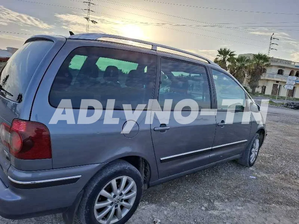 belle Volkswagen Sharan à Monastir - Photo 2