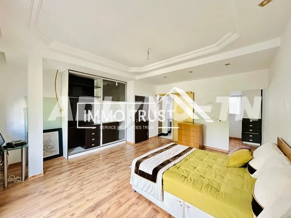 ?Villa S+3 avec jardin et piscine à La Soukra à Ariana - Photo 7