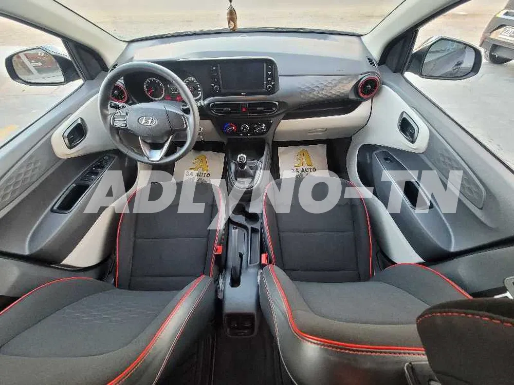HYUNDAI I10 SEDAN à Sfax - Photo 8