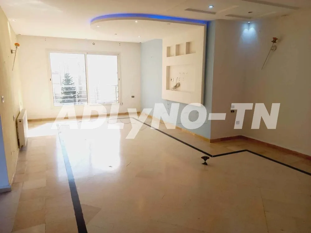 A louer etage de villa s+3 à nouvelle medina à Ben Arous - Photo 1