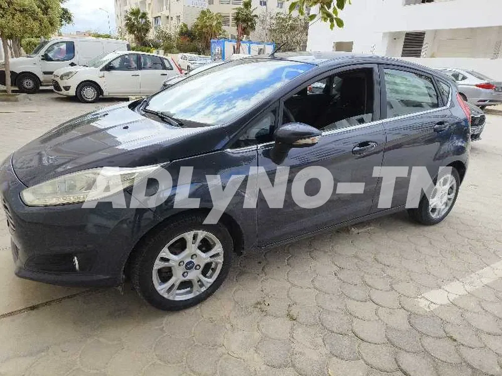 échange ford Fiesta titanium à Tunis - Photo 4