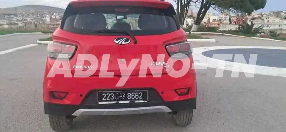 MAHINDRA KUV 100 PREMIÈRE MAIN EN EXCELLENT ÉTAT à Bizerte - Photo 4