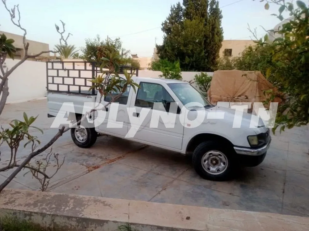 isuzu tres propre à Sfax - Photo 5