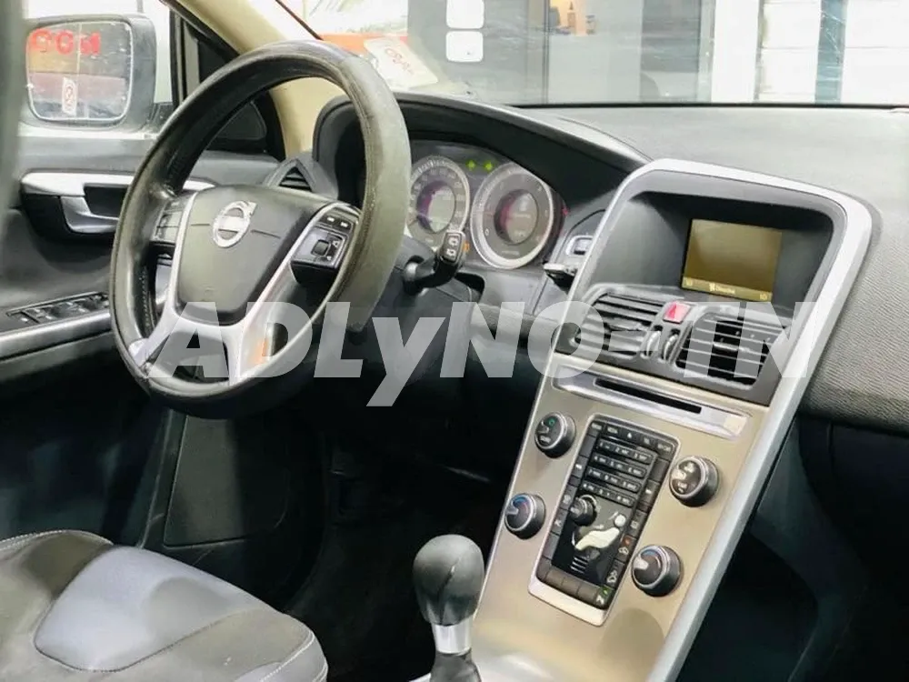 ⚜️ VOLVO XC60 ⚜️ Première main à Ariana - Photo 7