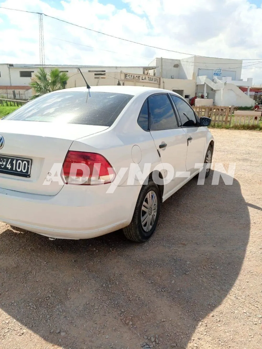 Polo Sedan essence à Ben Arous - Photo 1