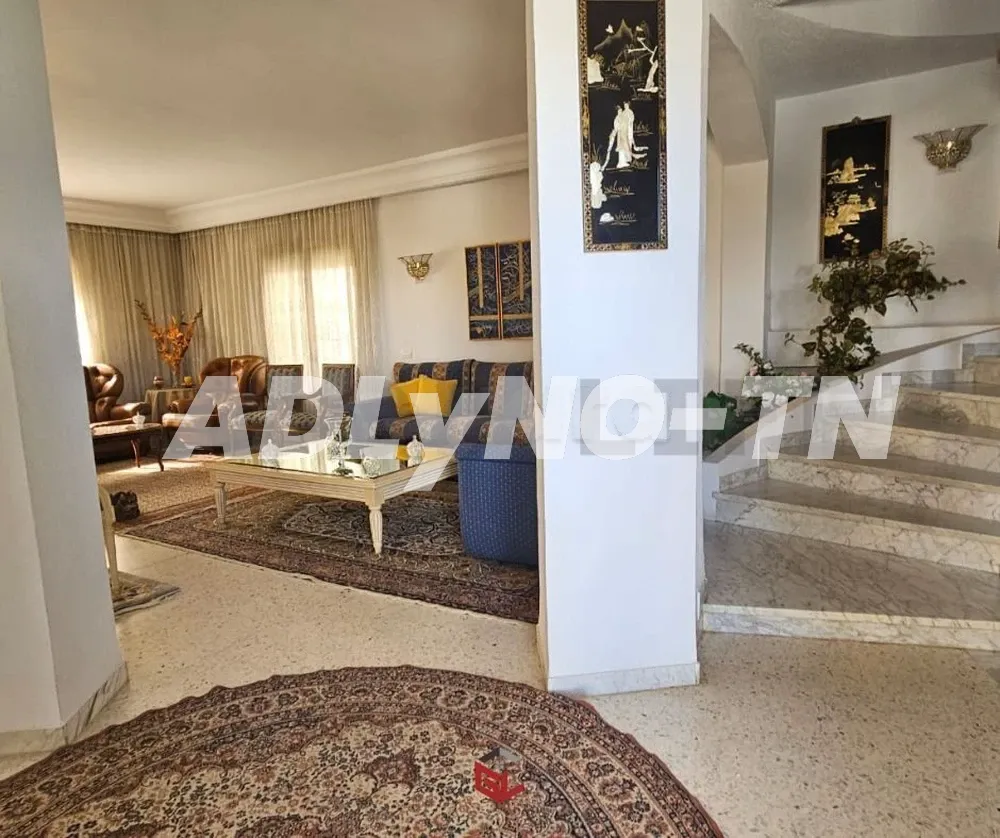 A Vendre Villa Sur Un Terrain De 622m² À Menzah 9 à Tunis - Photo 5