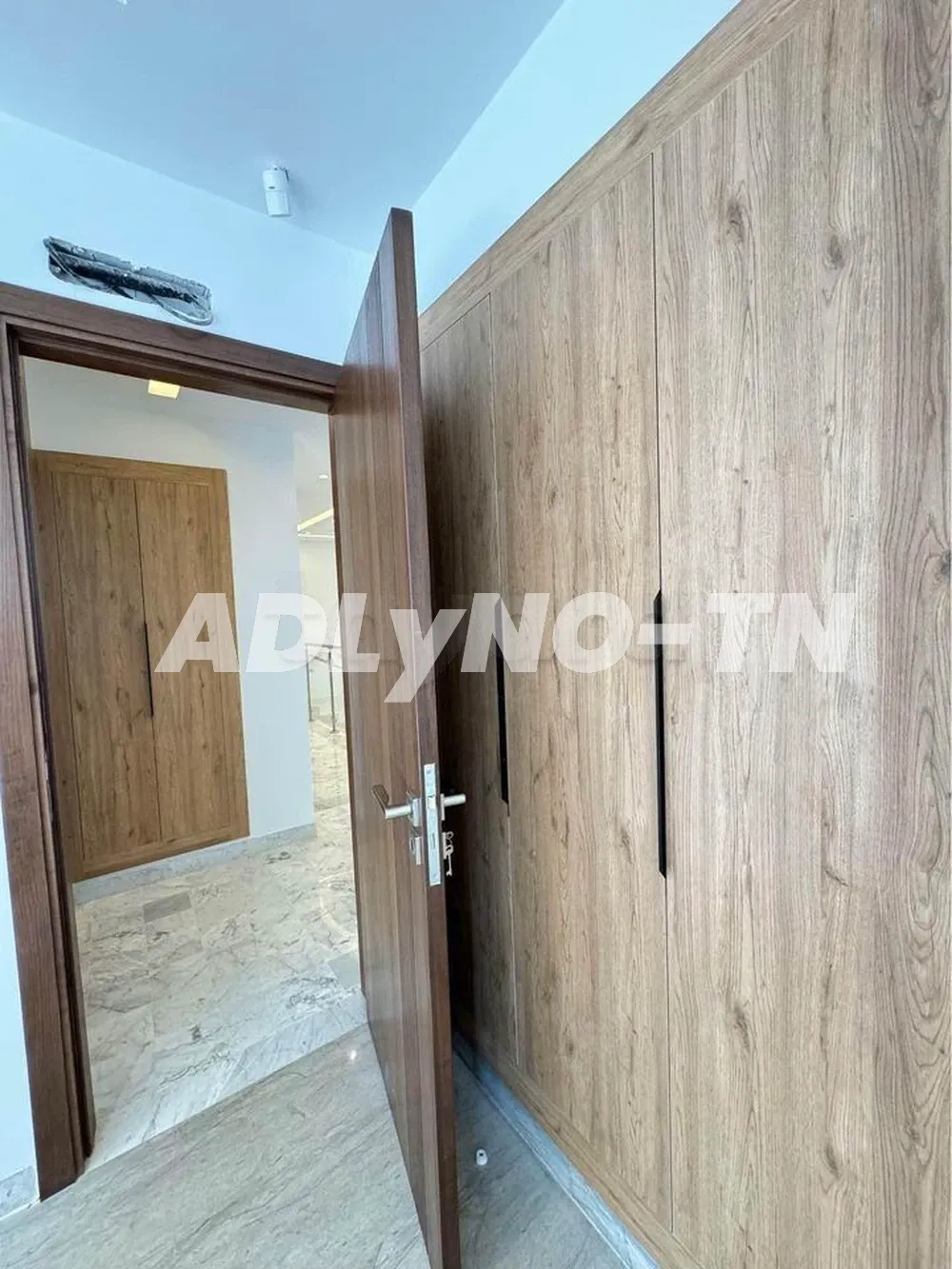 a vendre une villa S+3 avec piscine a la soukra à Ariana - Photo 3