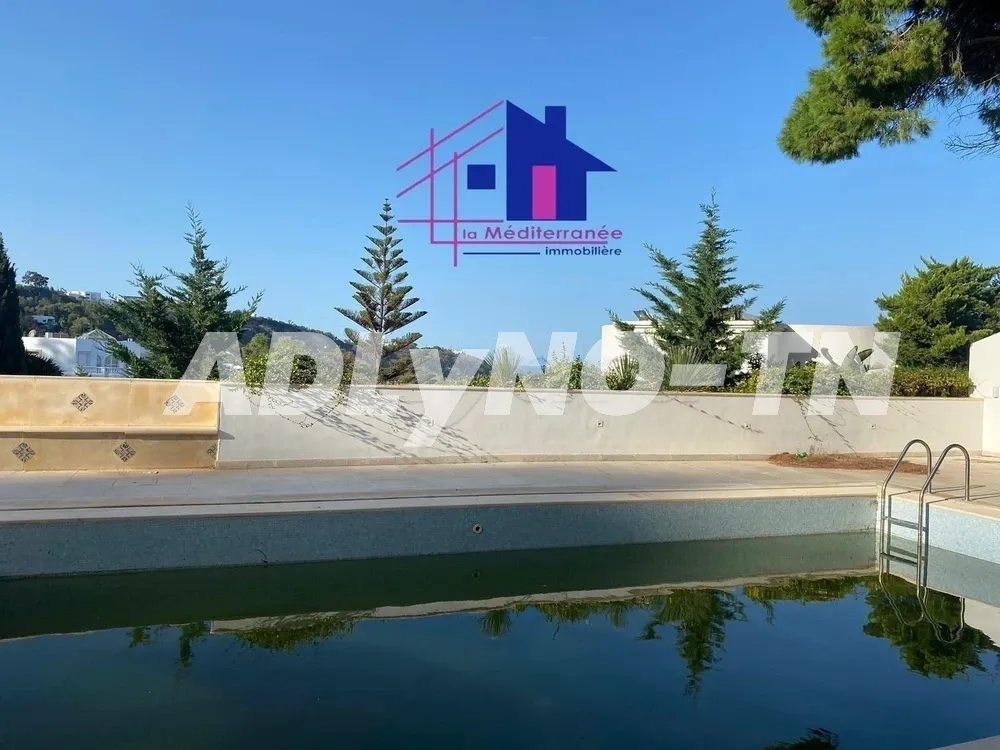  VILLA MEUBLÉE AVEC PISCINE EN ZONE TOURISTIQUE - RÉF L758 