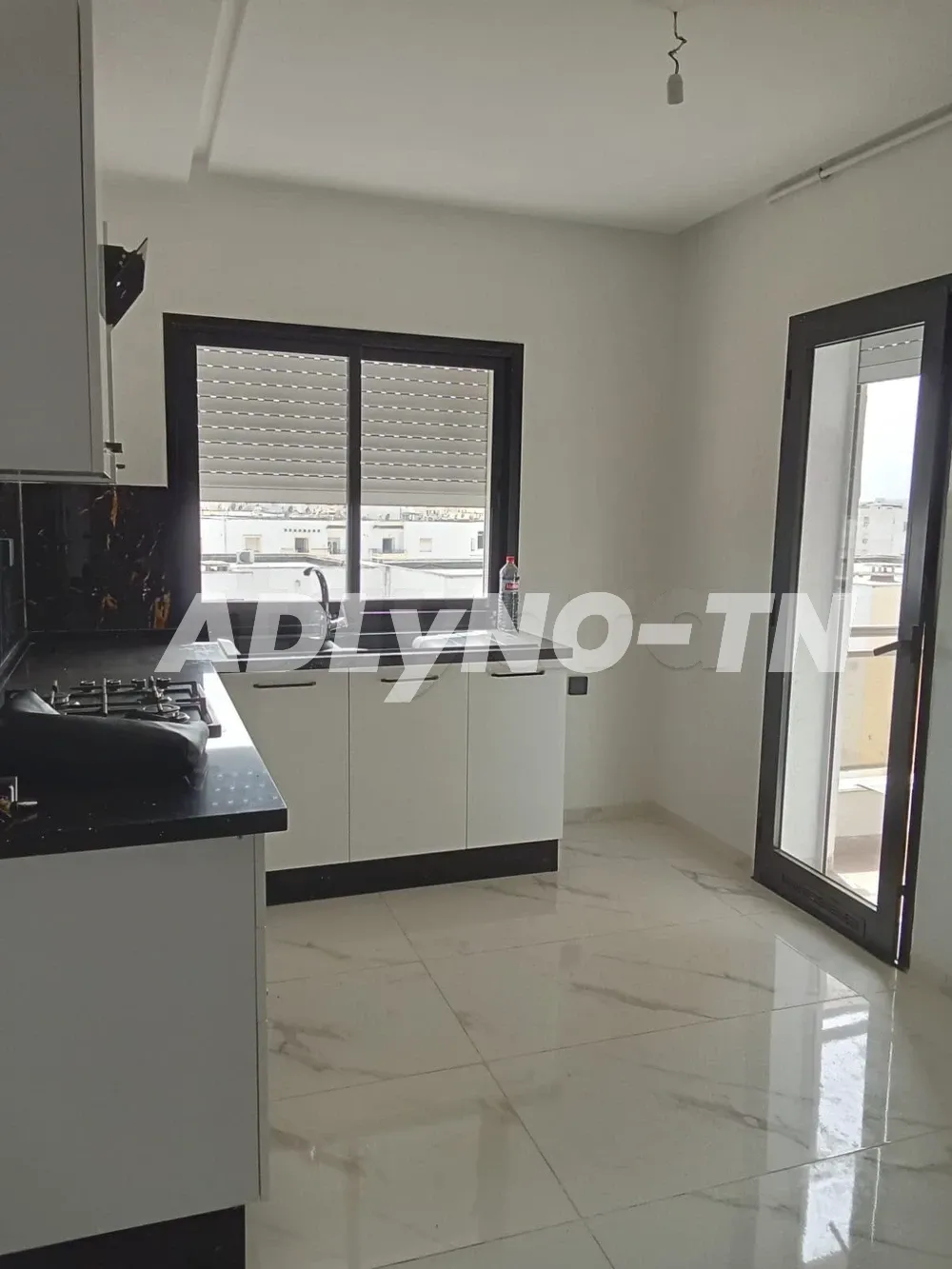 Appartement s2 EL AOUINA à Tunis - Photo 3