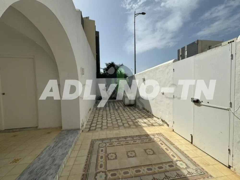À vendre : Villa de style arabesque à Korba, Nabeul. à Nabeul - Photo 5