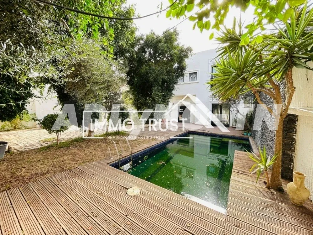 ?Villa S+3 avec jardin et piscine à La Soukra à Ariana - Photo 2