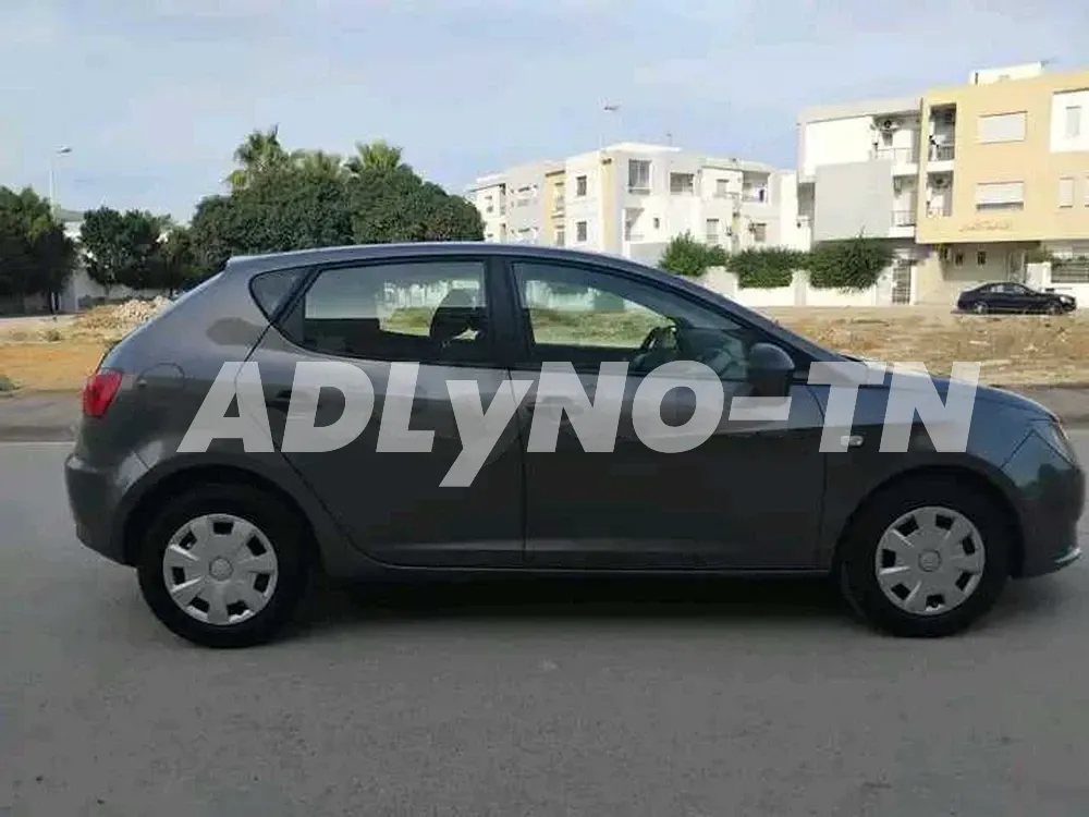 SEAT IBIZA PREMIÈRE MAIN EN TRÈS BON ÉTAT à Bizerte - Photo 4