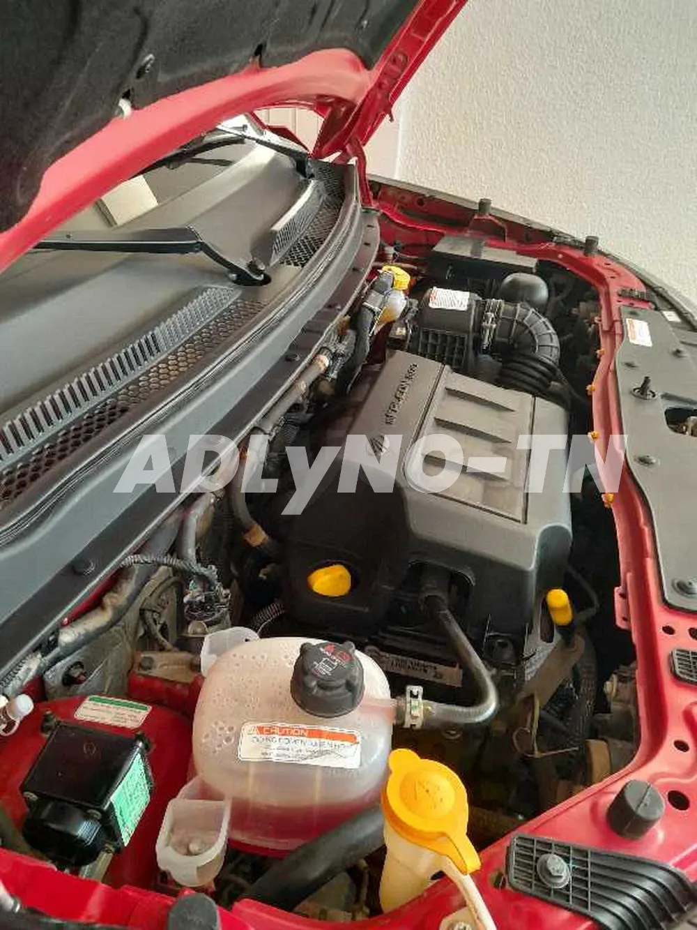 MAHINDRA KUV 100 K6 + à Tunis - Photo 2