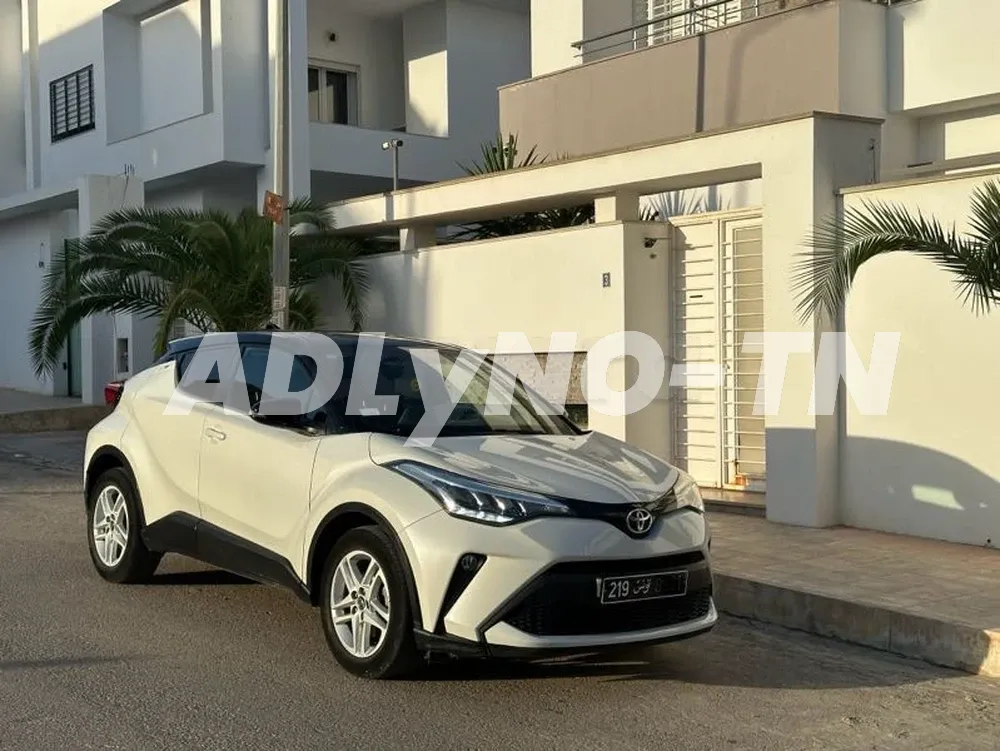 A vendre toyota Chr Tt option première main avec carnet d’entretien. voiture comme neuf à Tunis - Photo 5
